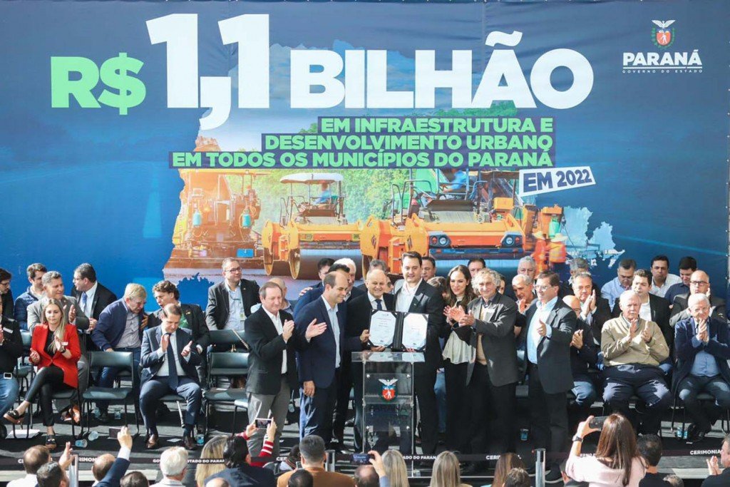 GOVERNADOR RATINHO JÚNIOR CONFIRMA R$ 3,6 MILHÔES PARA RECAPE ASFÁLTICO E GALERIAS