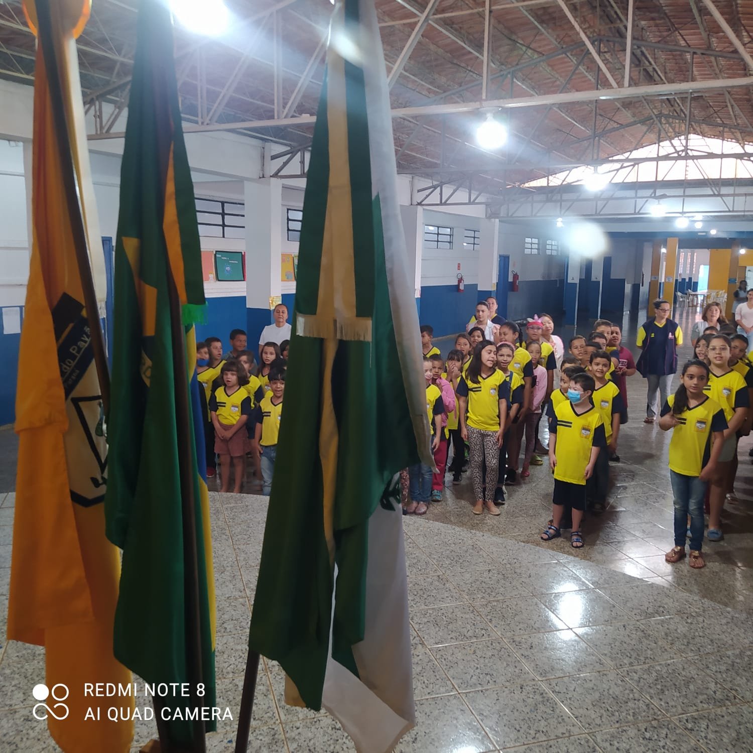 LIÇÃO DE CIDADANIA: SEXTA É DIA DE CANTAR O HINO