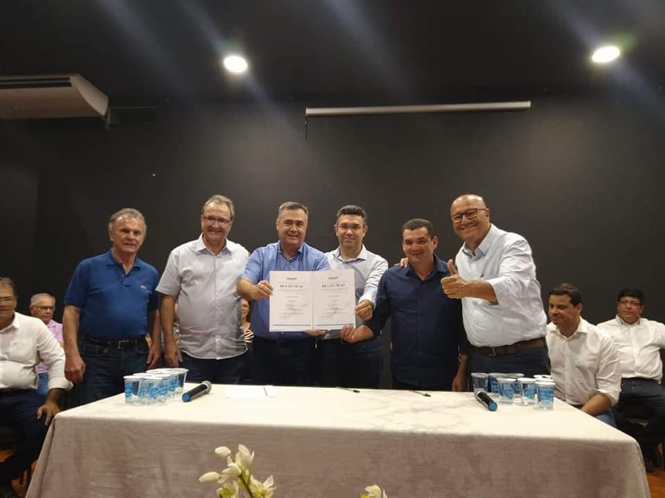 PREFEITO EDIMAR SANTOS PARTICIPA DE ENCONTRO COM O SECRETÁRIO DE SAÚDE BETO PRETO