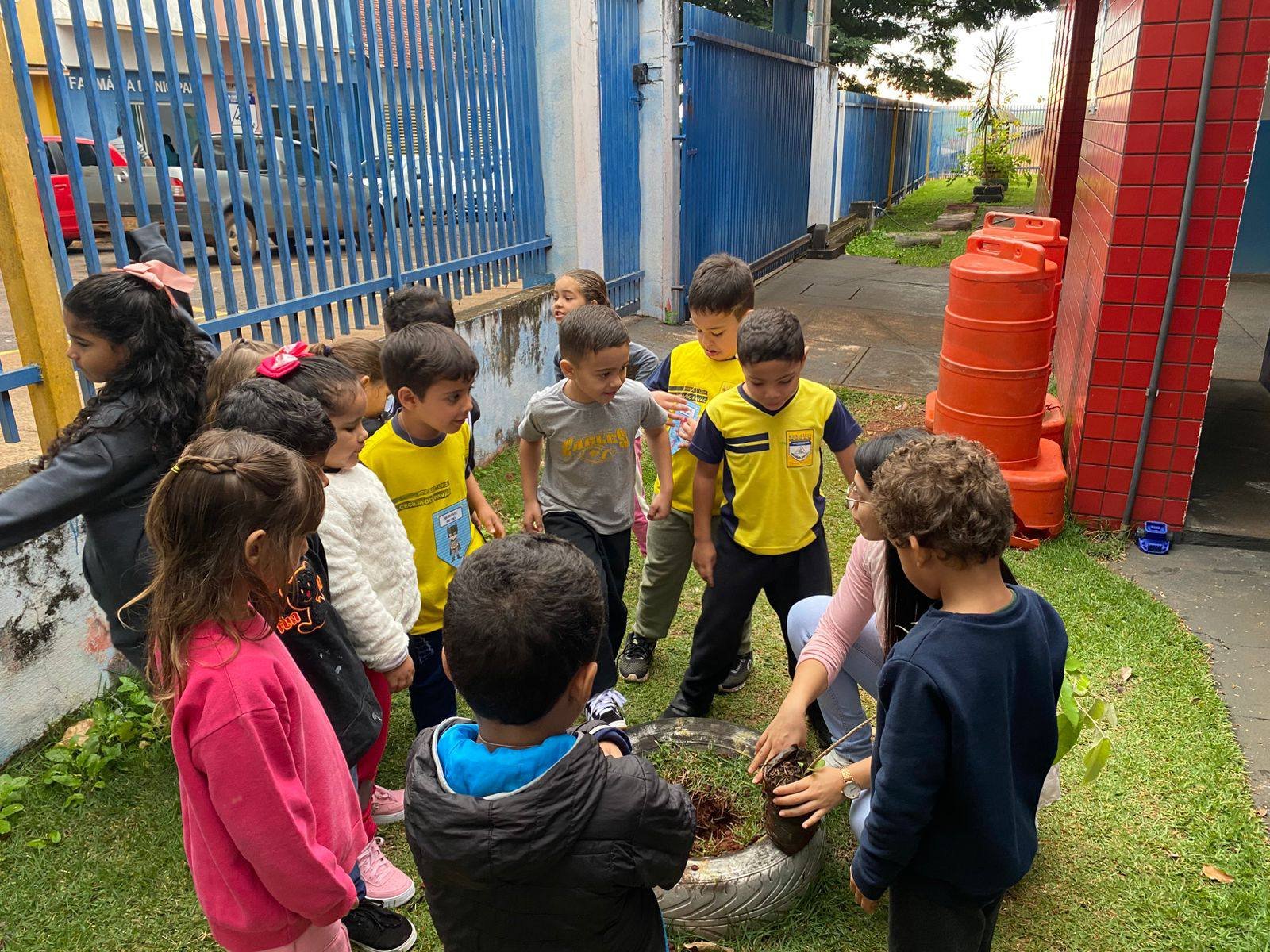Em comemoração ao Dia do Meio Ambiente, vivenciamos uma aula repleta de aprendizados e reflexões com nossos pequenos do Infantil V!