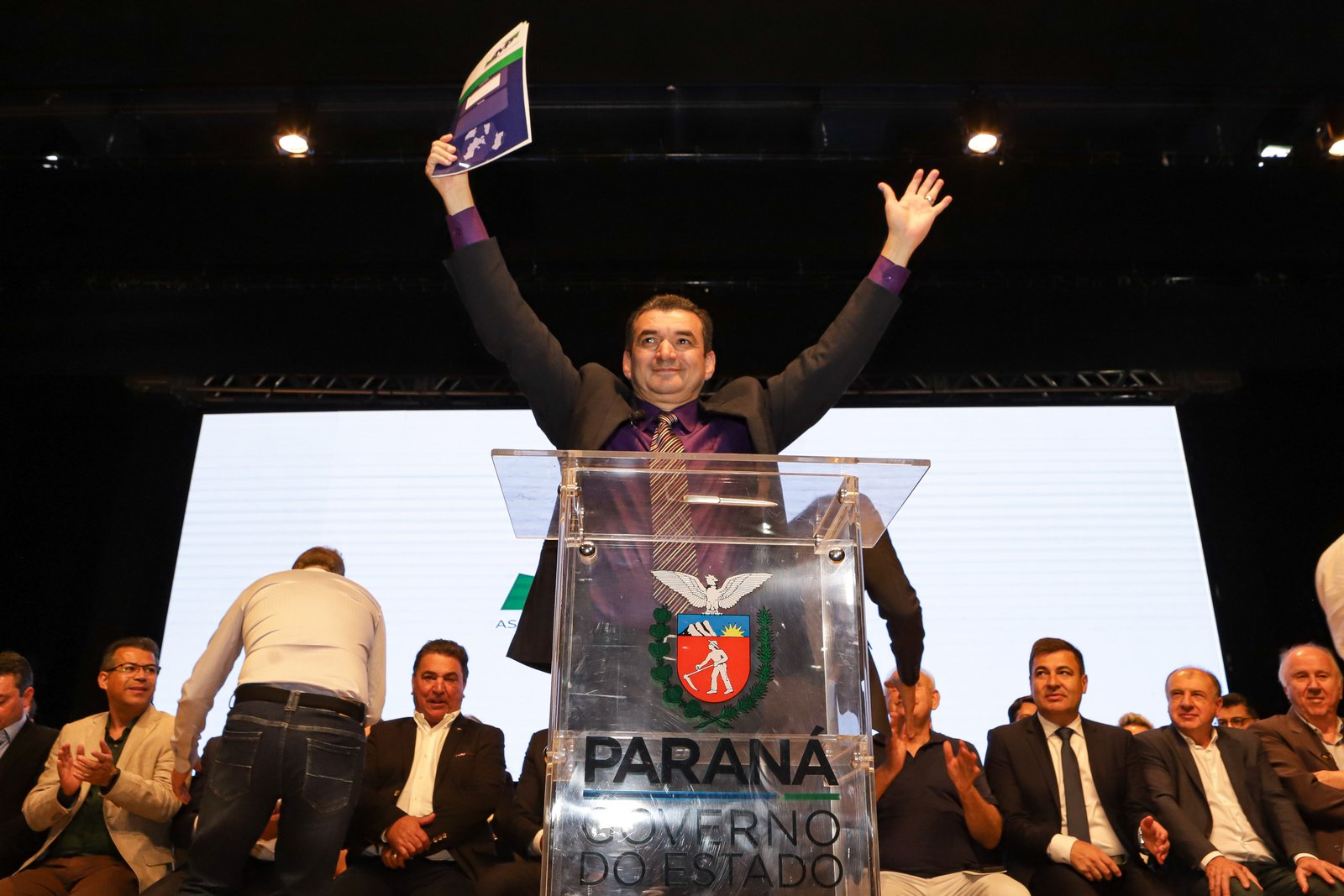 PREFEITO EDIMAR SANTOS ASSUME PRESIDÊNCIA DA AMP